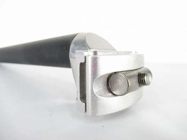 シートポスト　ブラック　シルバー　27.2mm/300mm