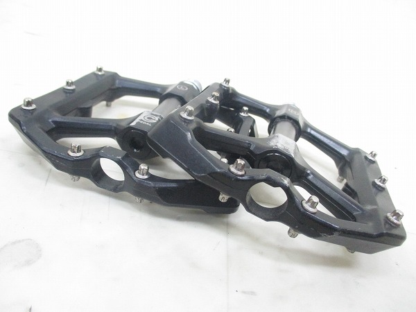 フラットペダル ブラック ※右ガタ有