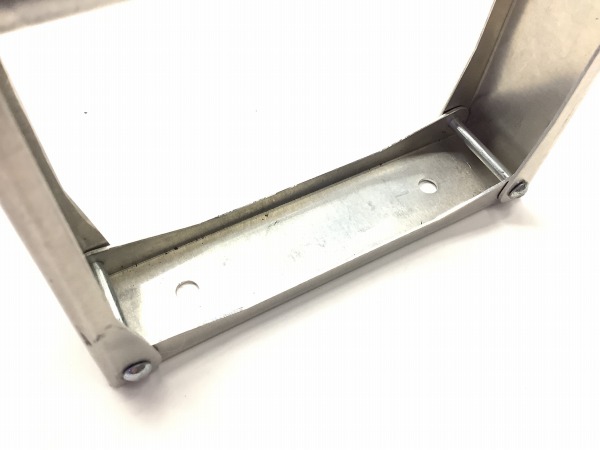 リアエンド金具