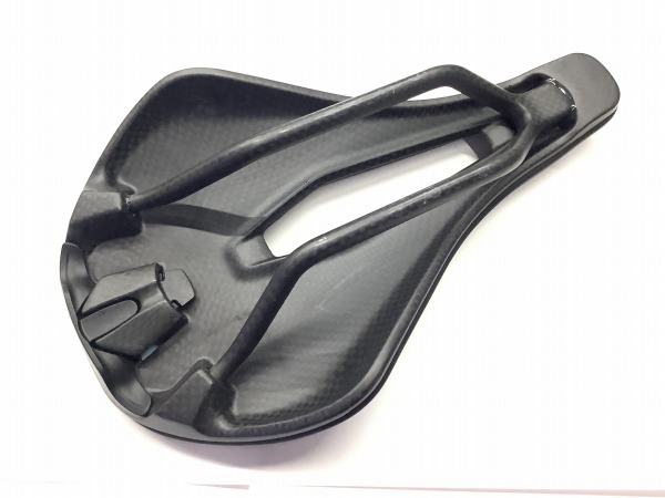 サドル PRIMAVERA SHORTY カーボンレール