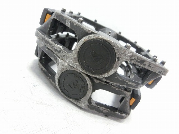 フラットペダル