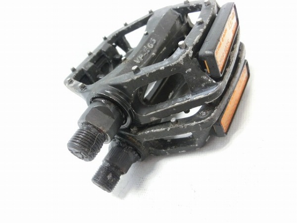 フラットペダル