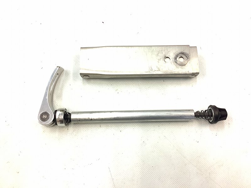 エンド金具　リア