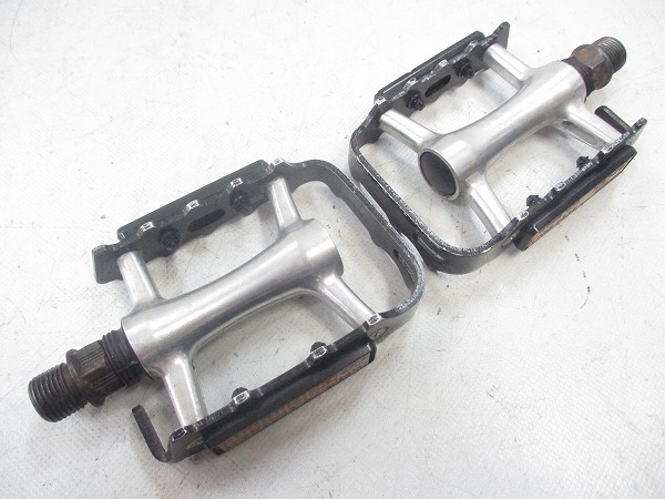 フラットペダル K79 ブラック/シルバー