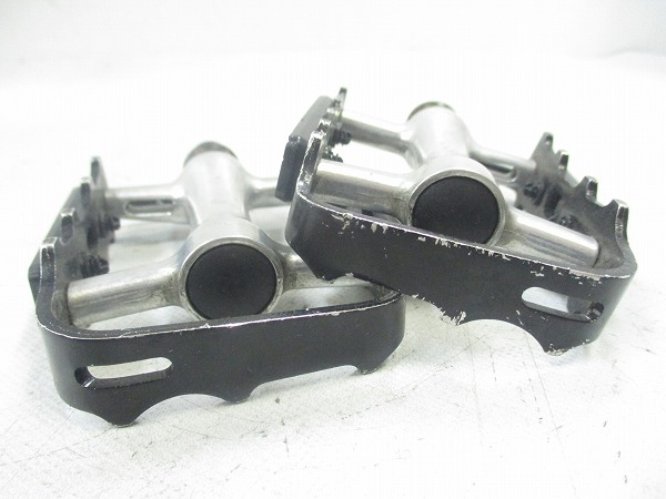 フラットペダル K79 ブラック/シルバー