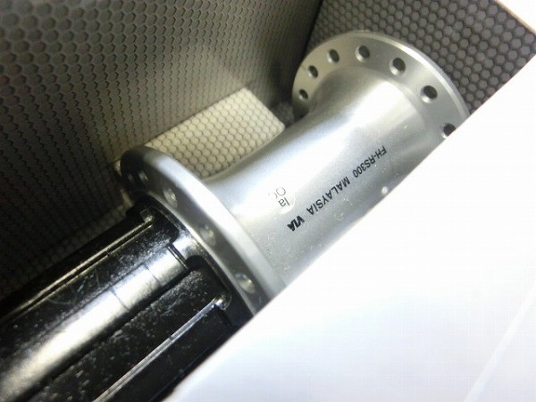 リアハブ FH-RS300 シルバー　130mm/32H