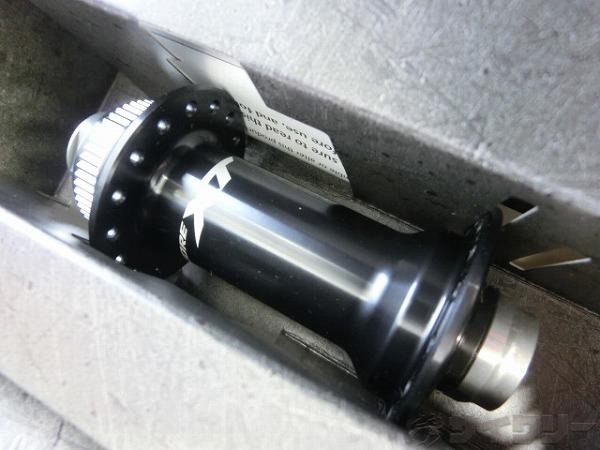 フロントハブ DEORE XT HB-M8110 100mm/32H