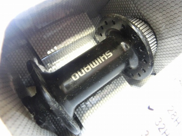 フロントハブ HB-MT200 100mm/32H