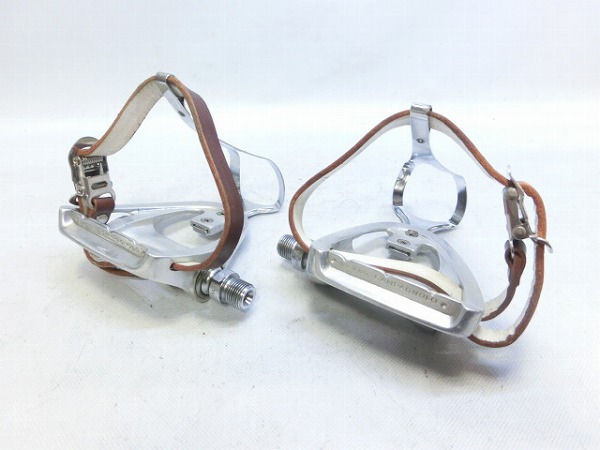 トゥクリップペダル TRIOMPHE