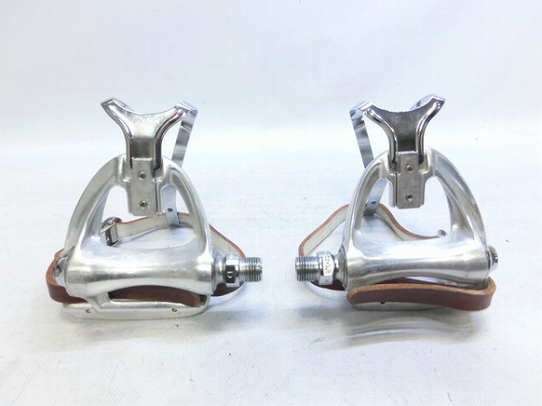 トゥクリップペダル TRIOMPHE