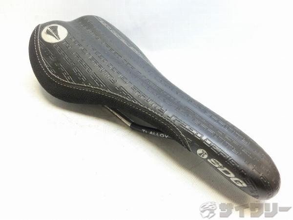 サドル Fly Mtn Ti Alloyレール