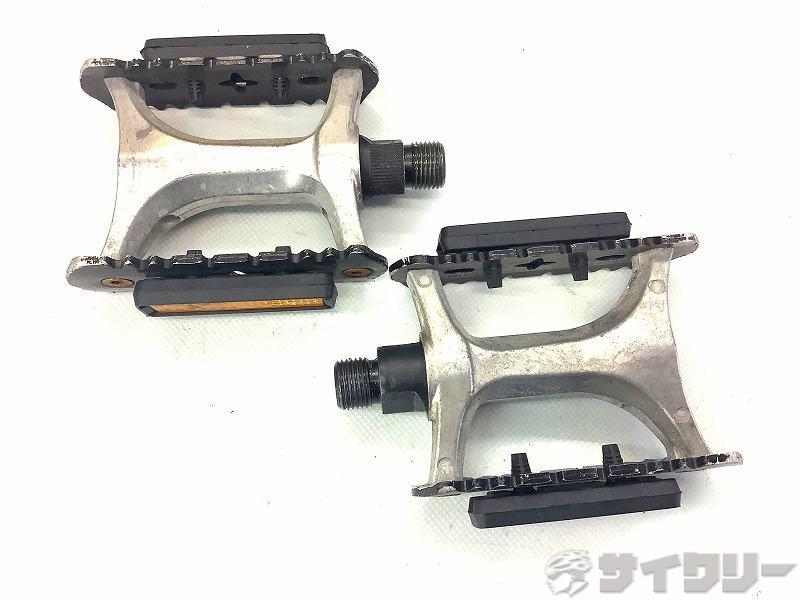 フラットペダル