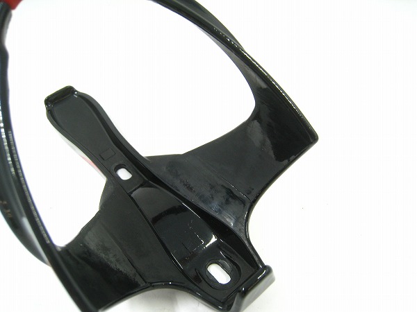 ボトルケージ Cannibal ブラック/レッド