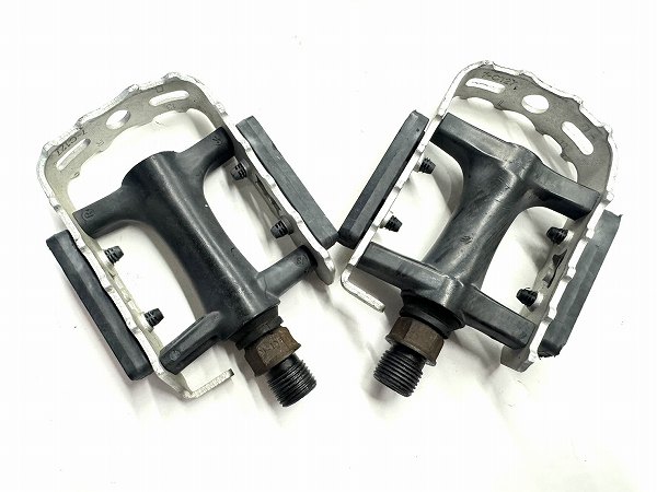 フラットペダル C127 欠品あり