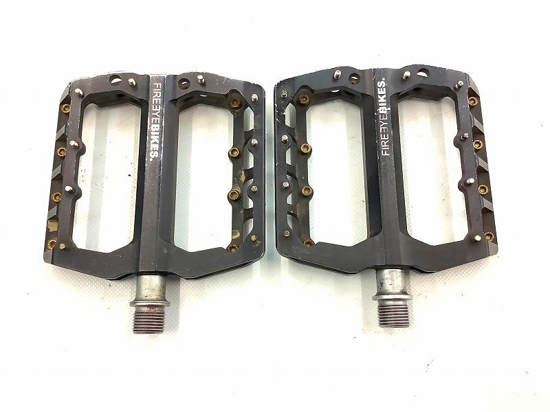 ペダル GRILL ブラック