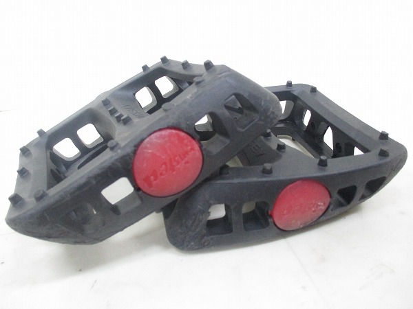 フラットペダル TWISTED PC PEDAL