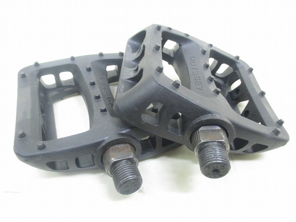 フラットペダル TWISTED PC PEDAL