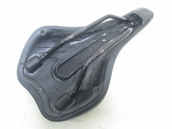 サドル ブラック