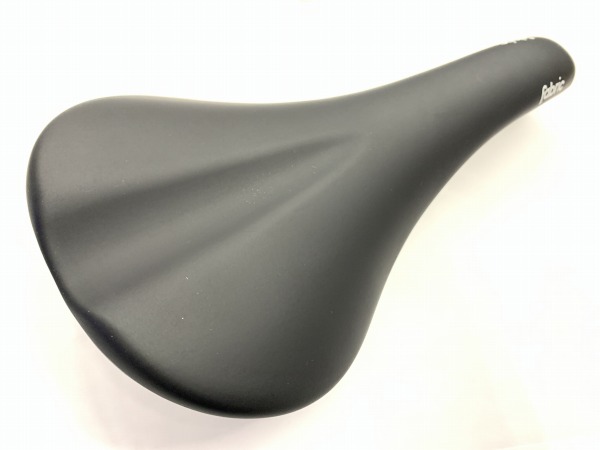 サドル RADIUS スチールレール ブラック/ホワイト