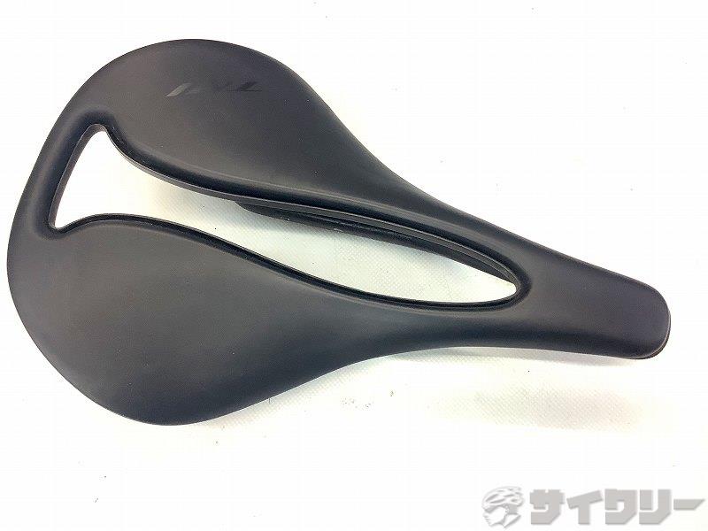 PAD FLY CARBONサドル