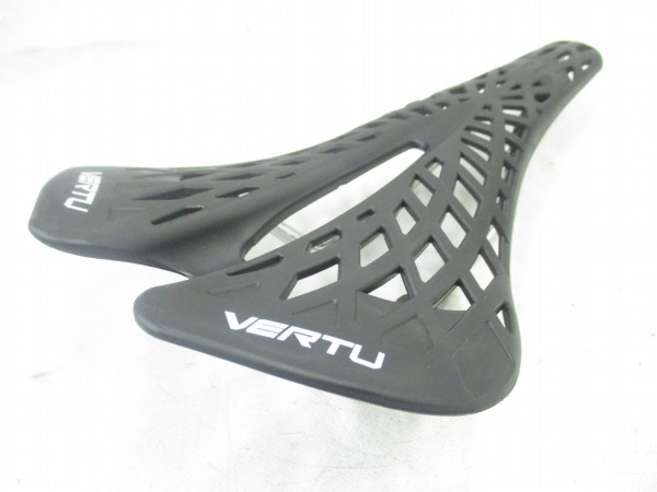 メッシュサドル ブラック スチールレール