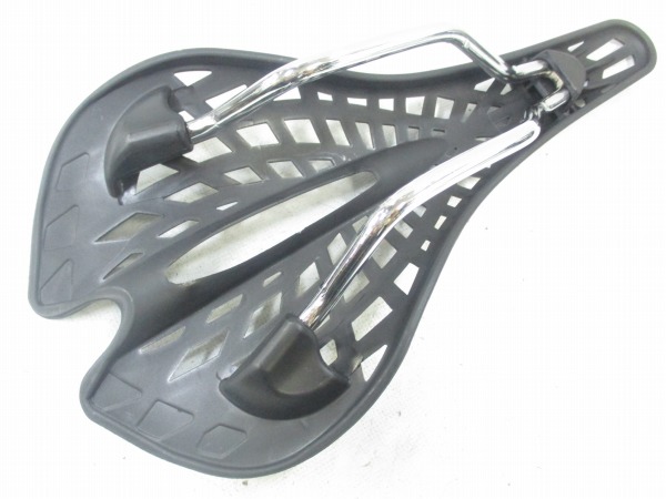 メッシュサドル ブラック スチールレール