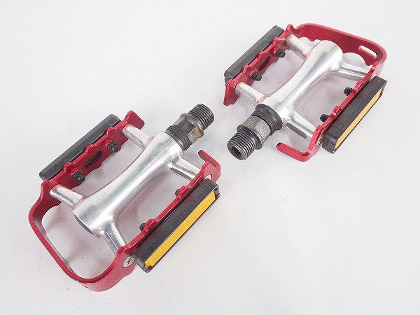 フラットペダル レッド