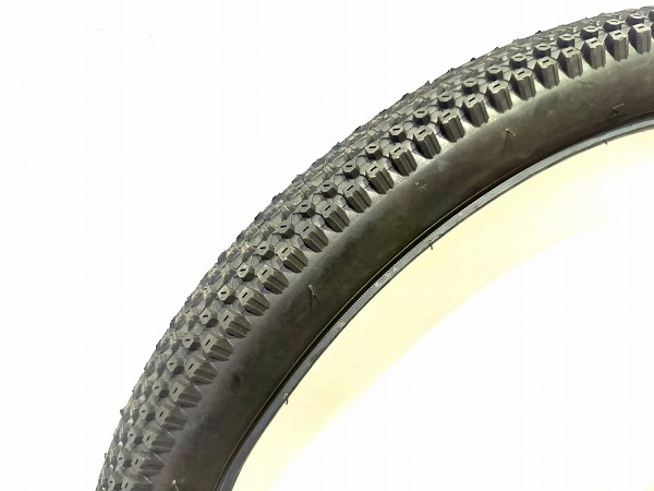 クリンチャータイヤ 26×2.35