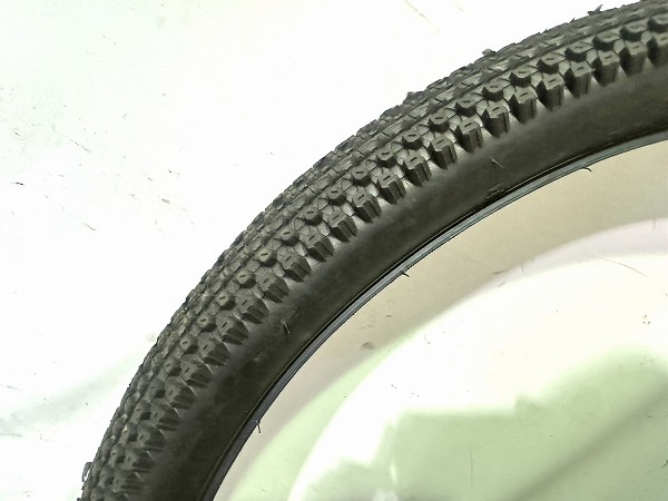 クリンチャータイヤ 26×2.35