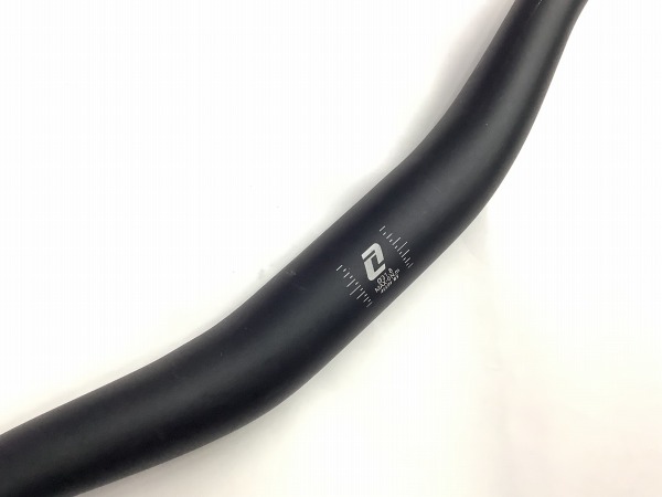 ライザーバーハンドル 約720mm(実測）/31.8mm ブラック