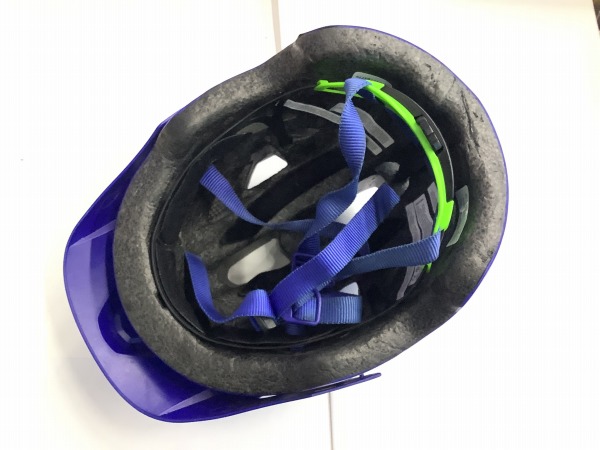 ヘルメット SIDETRACK 2018 47-54cm 凹みあり