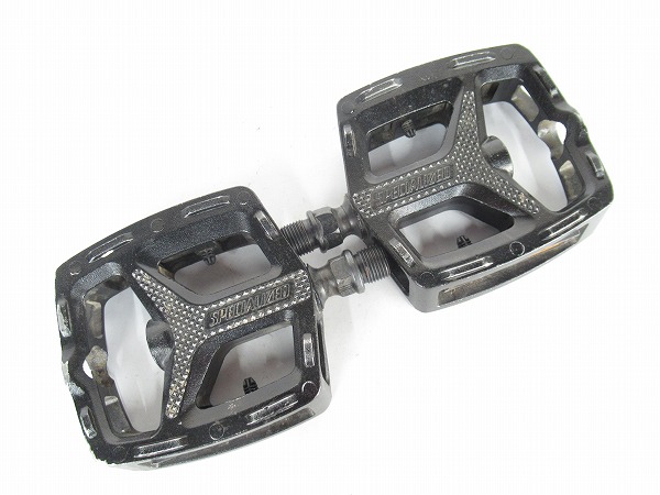 フラットペダル ブラック
