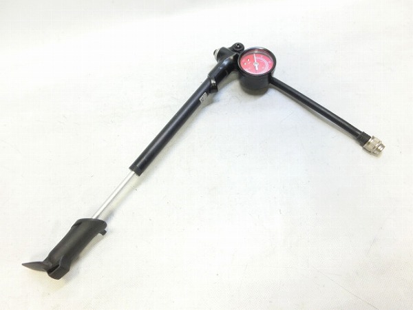 サスペンションポンプ