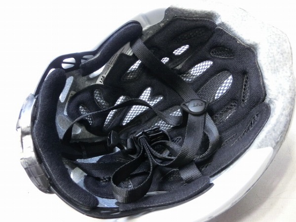 ヘルメット ISTRION 53-61㎝