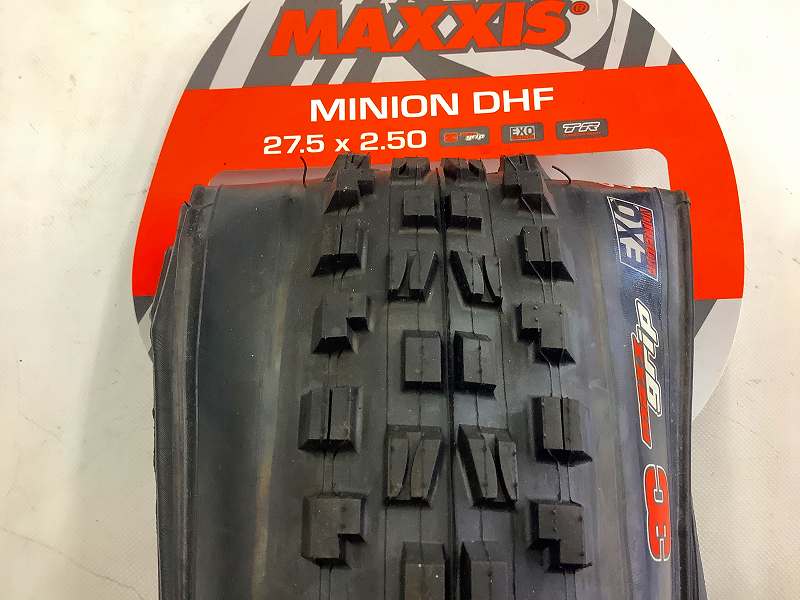 クリンチャータイヤ MINION DHF 27.5x2.50　650B