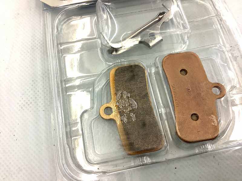 ディスクブレーキパッド D02S メタルパッド Y8FF98010