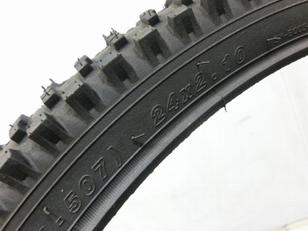タイヤ 24x2.10