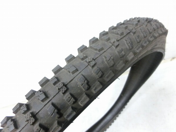 タイヤ 24x2.10