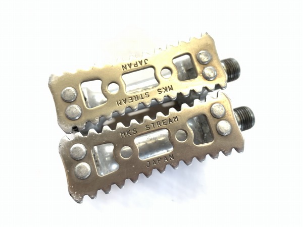 フラットペダル STREAM