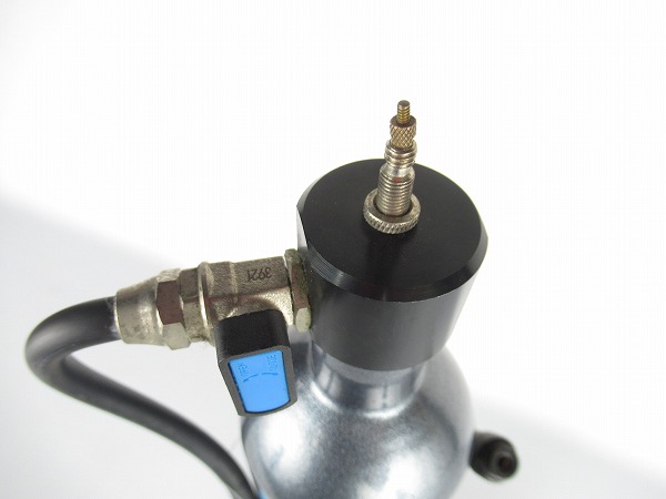 タイヤブースター　ボンベ