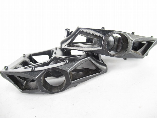 フラットペダル　ブラック