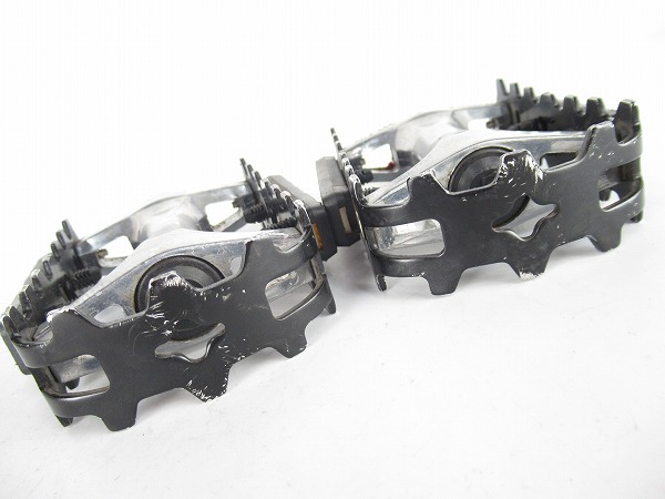 フラットペダル　ブラック/シルバー