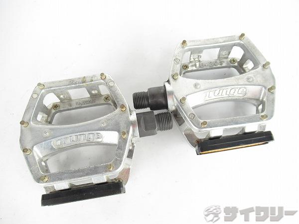 フラットペダル　シルバー