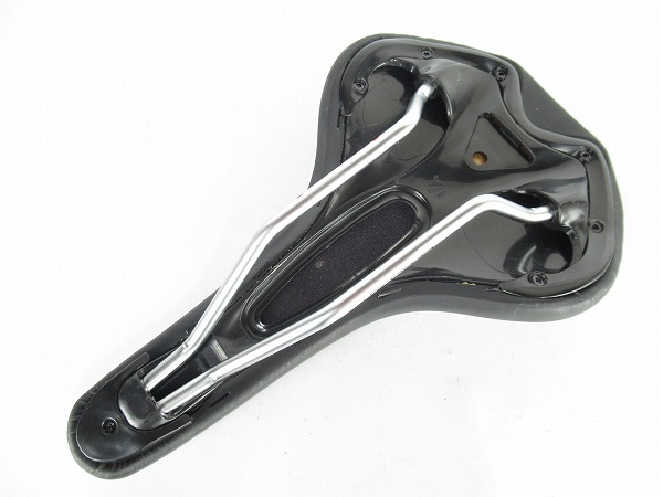 サドル　ブラック　スチールレール