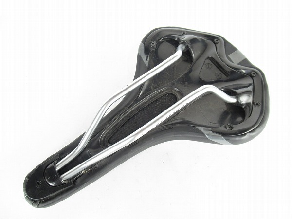 サドル　ブラック/グレー　スチールレール