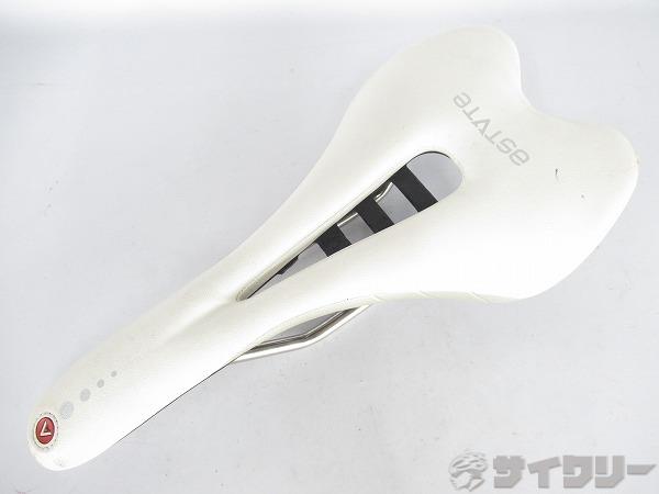 サドル　SKYLINE VT　ホワイト　TITANVレール
