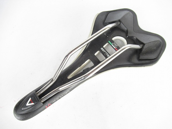 サドル　SKYLINE VT　ホワイト　TITANVレール