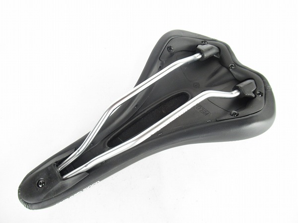 サドル　ブラック　スチールレール