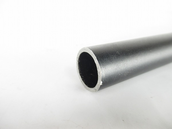 フラットバーハンドル　ブラック　25.4mm/553mm　※カット済