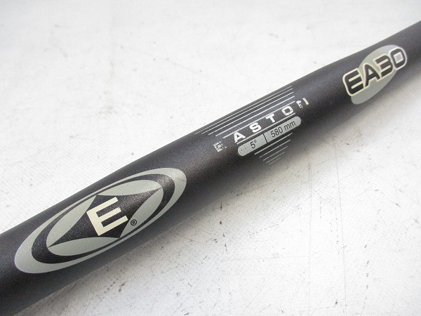 フラットバーハンドル EA30 580/25.4mm